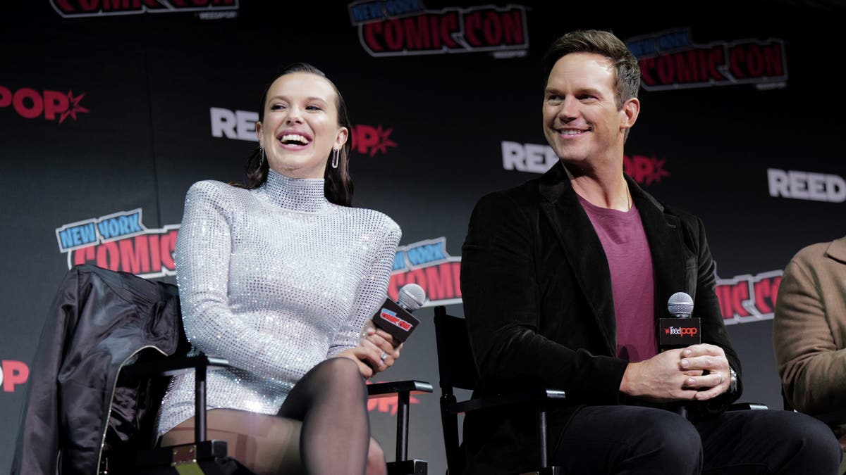 chris pratt and millie bobbie brown at comic con