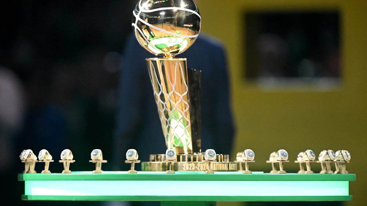 El trofeo del campeonato Larry O'Brien