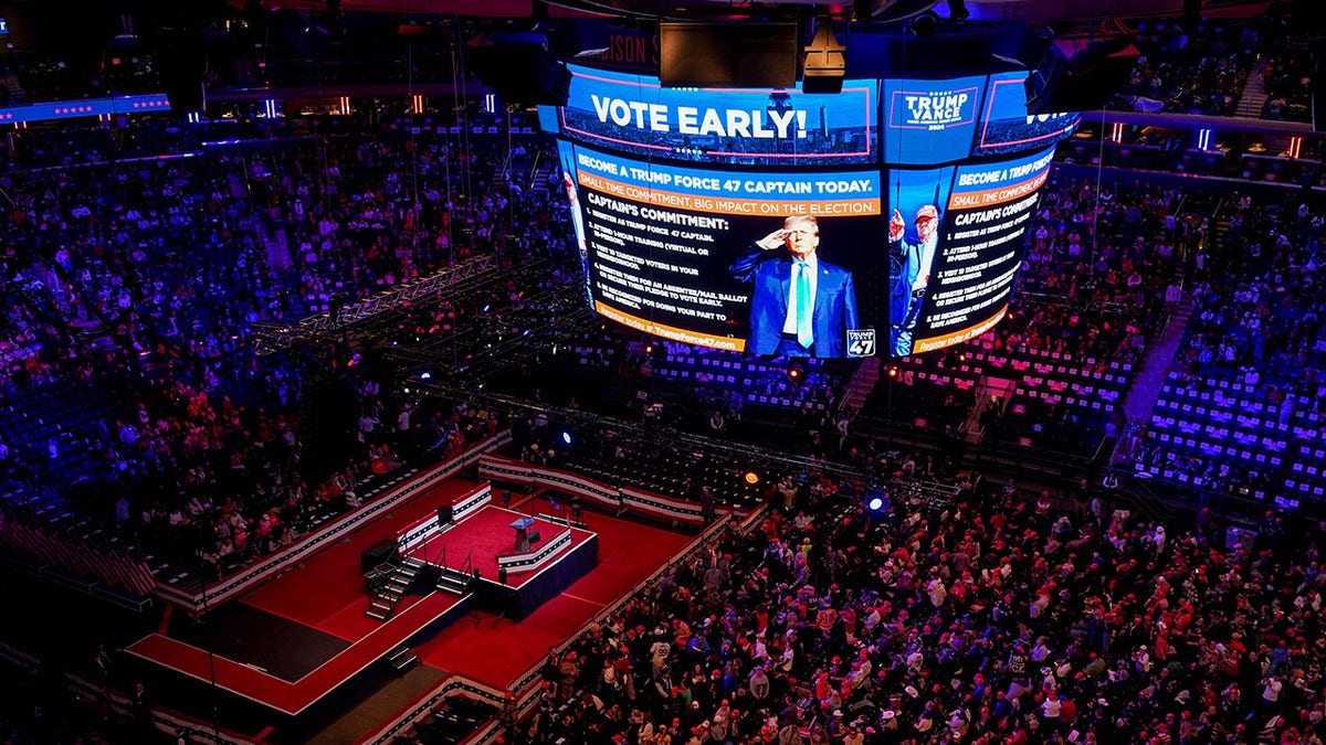 Trump astatine  Madison Square Garden