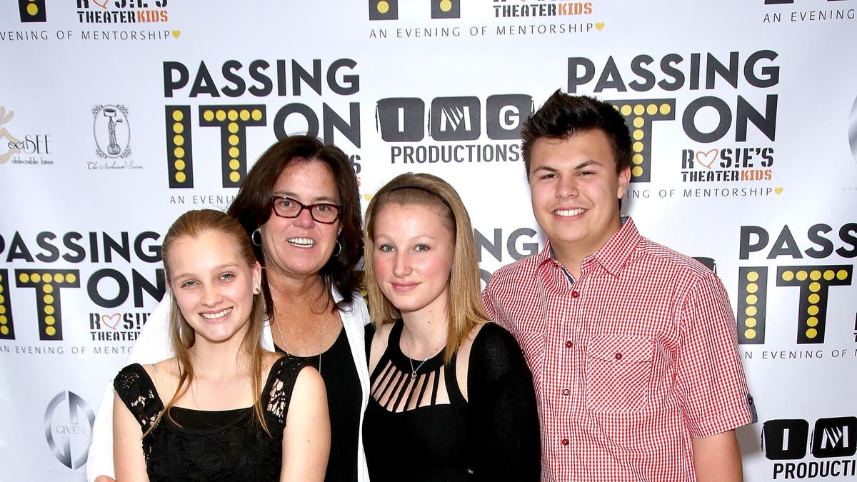 Vivienne Rose O'Donnell, Rosie O'Donnell, Chelsea Belle O'Donnell e Blake Christopher O'Donnell