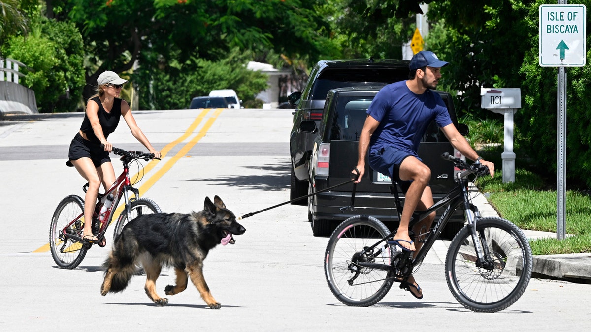 Gisele and Joaquim on a bike ride