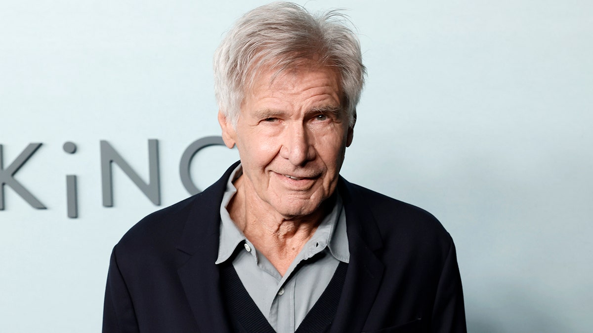 Harrison Ford at the premiere of "shrinkage"