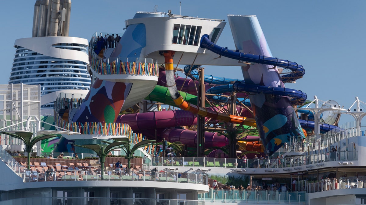 Toboganes acuáticos en Icon of the Seas