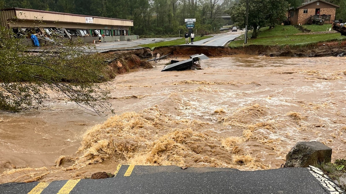 Huracán Helene: Una familia del norte de Carolina pierde a 11 personas ...