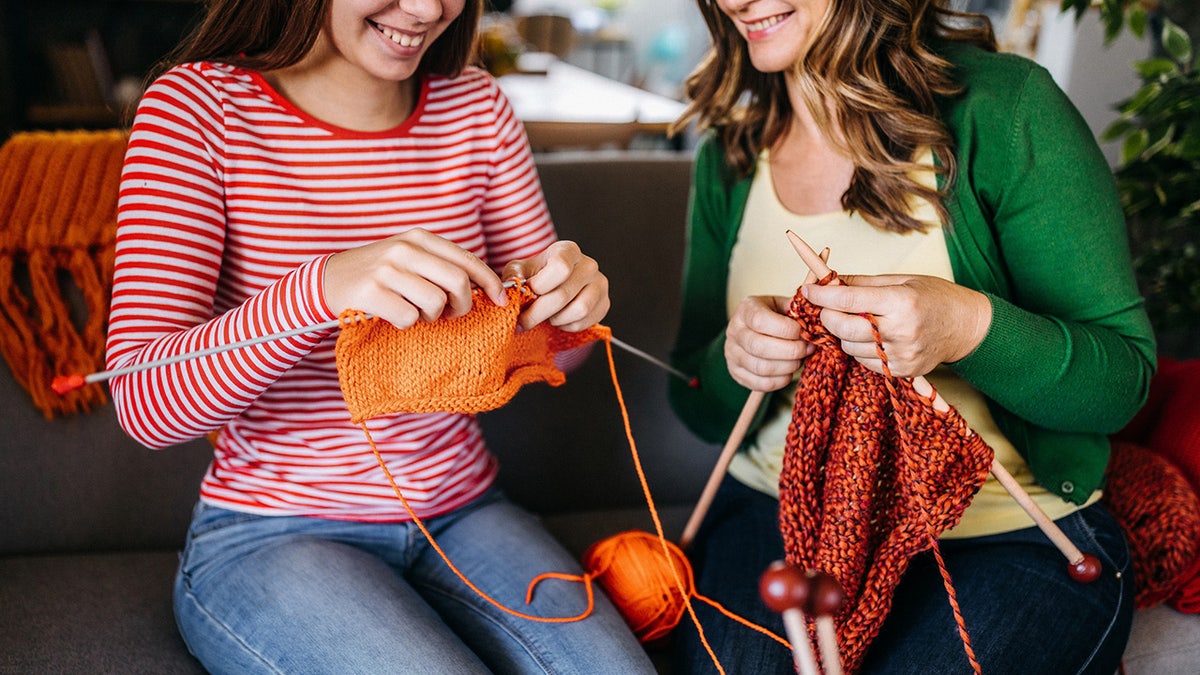 Aprende a hacer: 15 productos artesanales que te ayudarán a tejer, hacer crochet, mantas y más