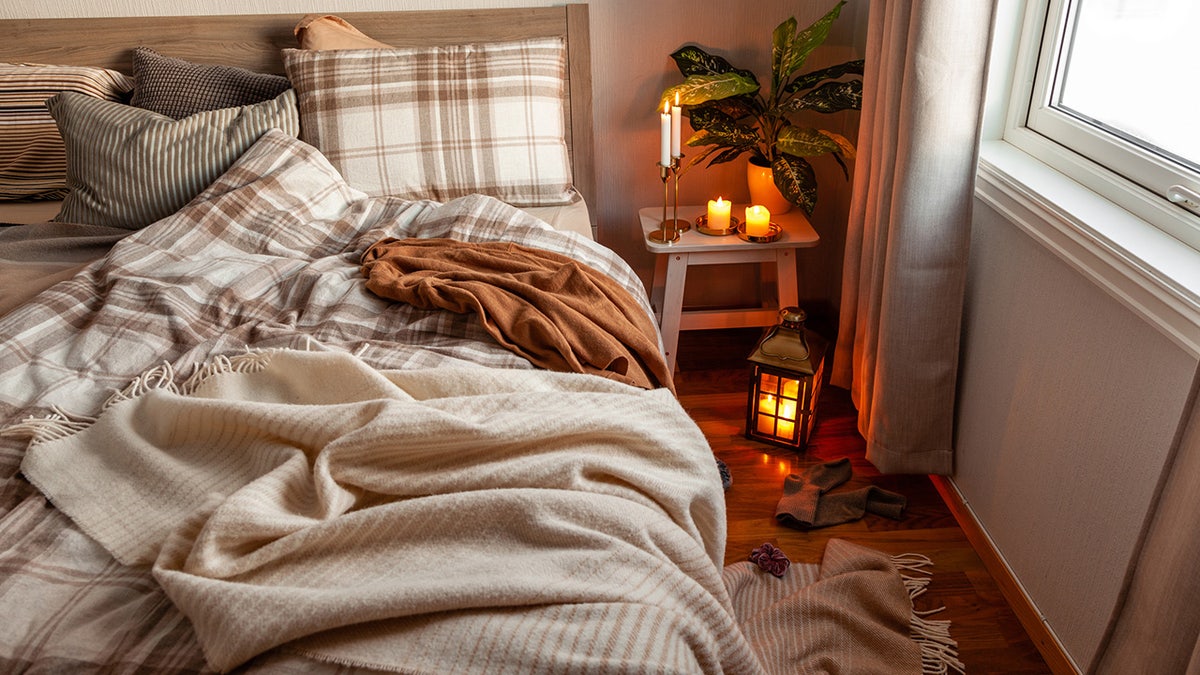 Nothing beats a furniture  afloat  of lukewarm  blankets connected  acold  wintertime  nights. 