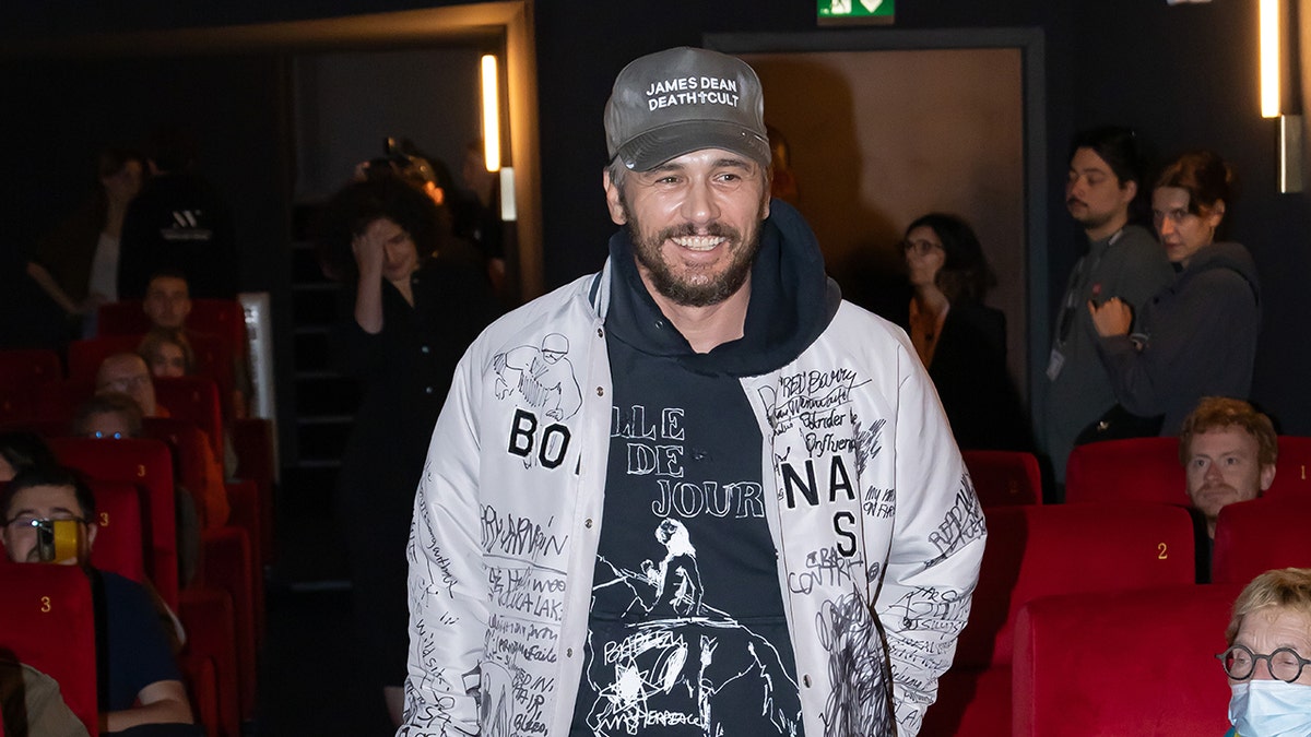 James Franco with hat and casual clothes