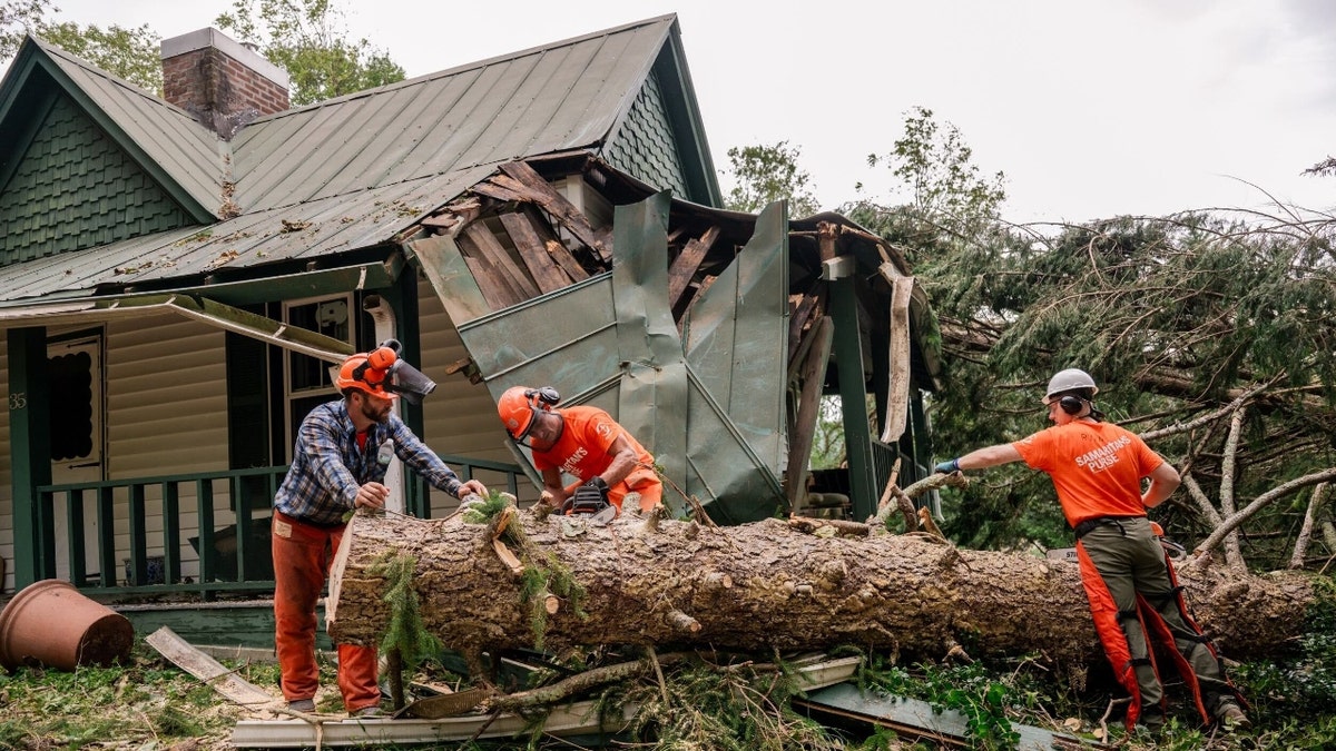 Samaritan's Purse volunteers assistance   wide   demolition  and debris aft  Hurricane Helene.