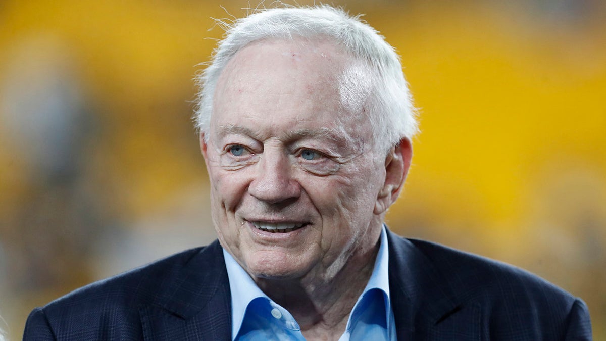 Jerry Jones vs. Steelers