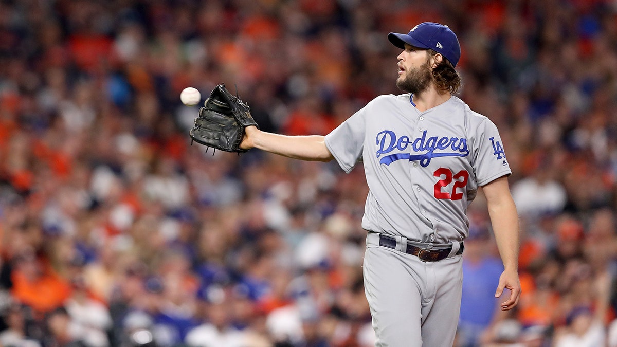 Clayton Kershaw nadal zmartwiony kradzieżą znaku Astros: „Oszukali” | Tiger’s Media