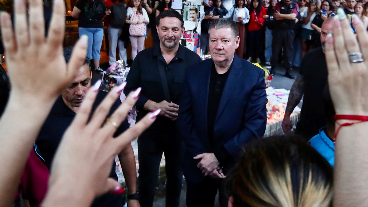 Liam Payne's father visits hotel where son tragically died | Total News