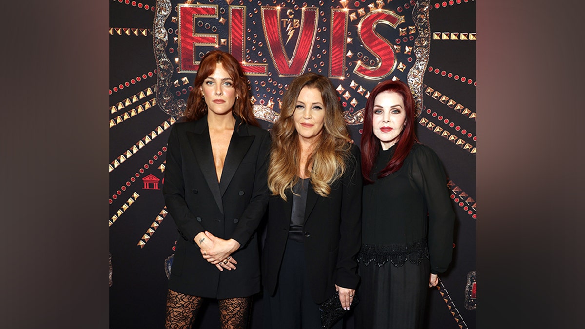 Riley Keough, Lisa Marie Presley y Priscilla Presley en 2022