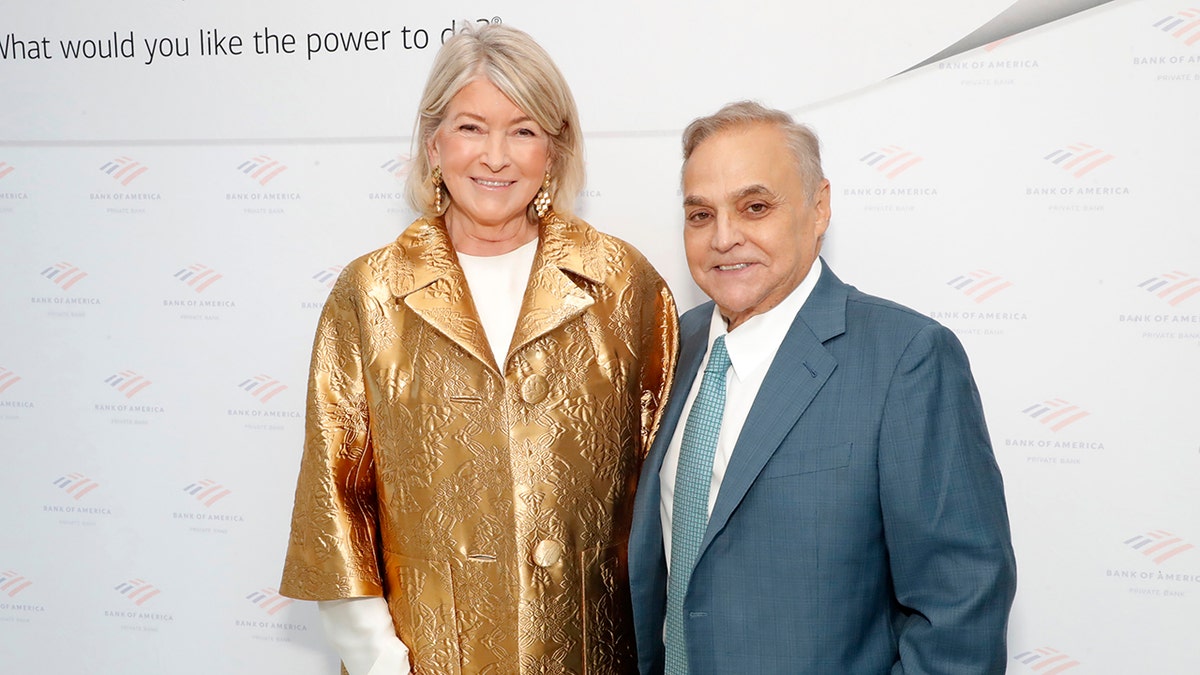 Martha Stewart dengan Lee Schrager