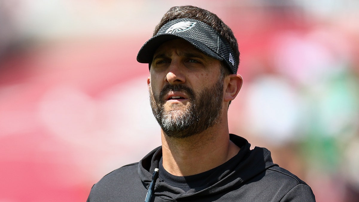 Eagles Head Coach Nick Sirianni Apologizes To Fans For Taunting Them ...