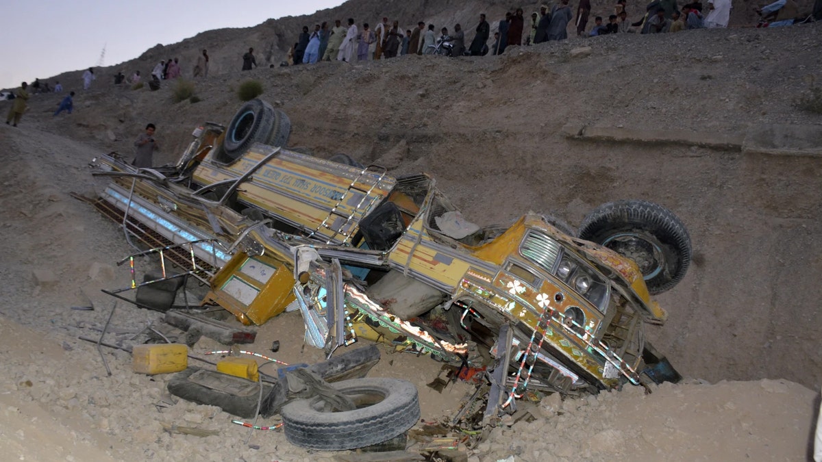 accidente-de-autobus-en-pakistan-1