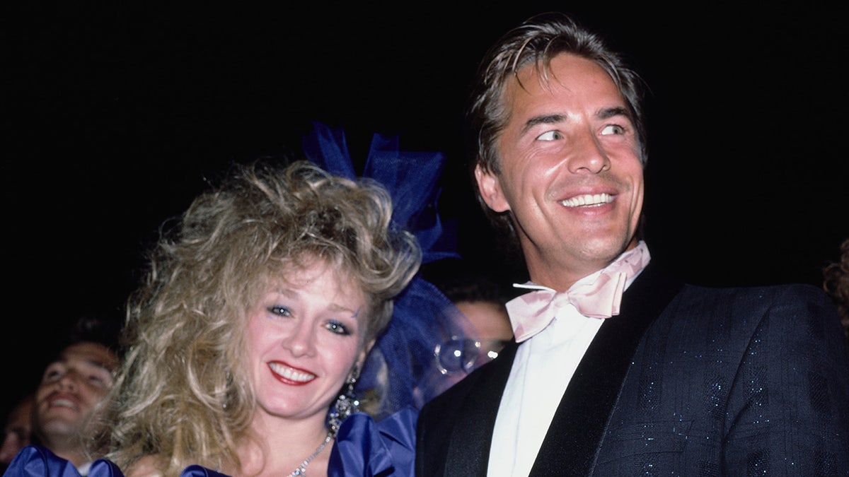 Patti D'Arbanville dan Don Johnson berpose bersama pada tahun 1980-an