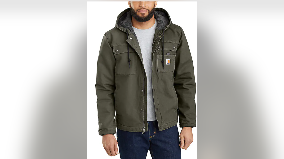 Haz tu trabajo con una chaqueta Carhartt fiable. 