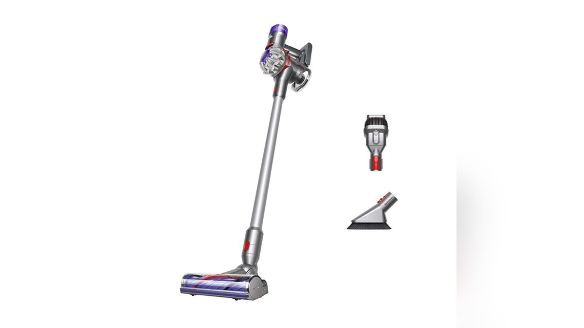 Sedot kotoran dan bulu hewan peliharaan dengan cepat dan mudah dengan Dyson. 