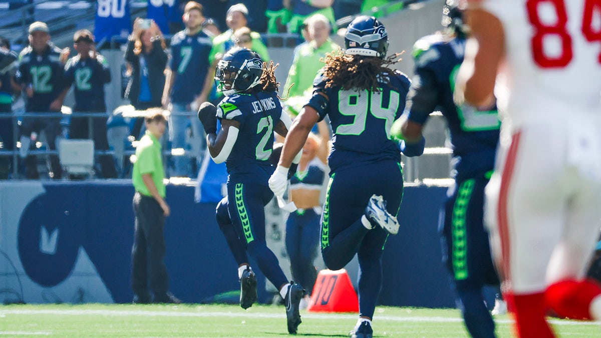 Rayshawn Jenkins returns a fumble