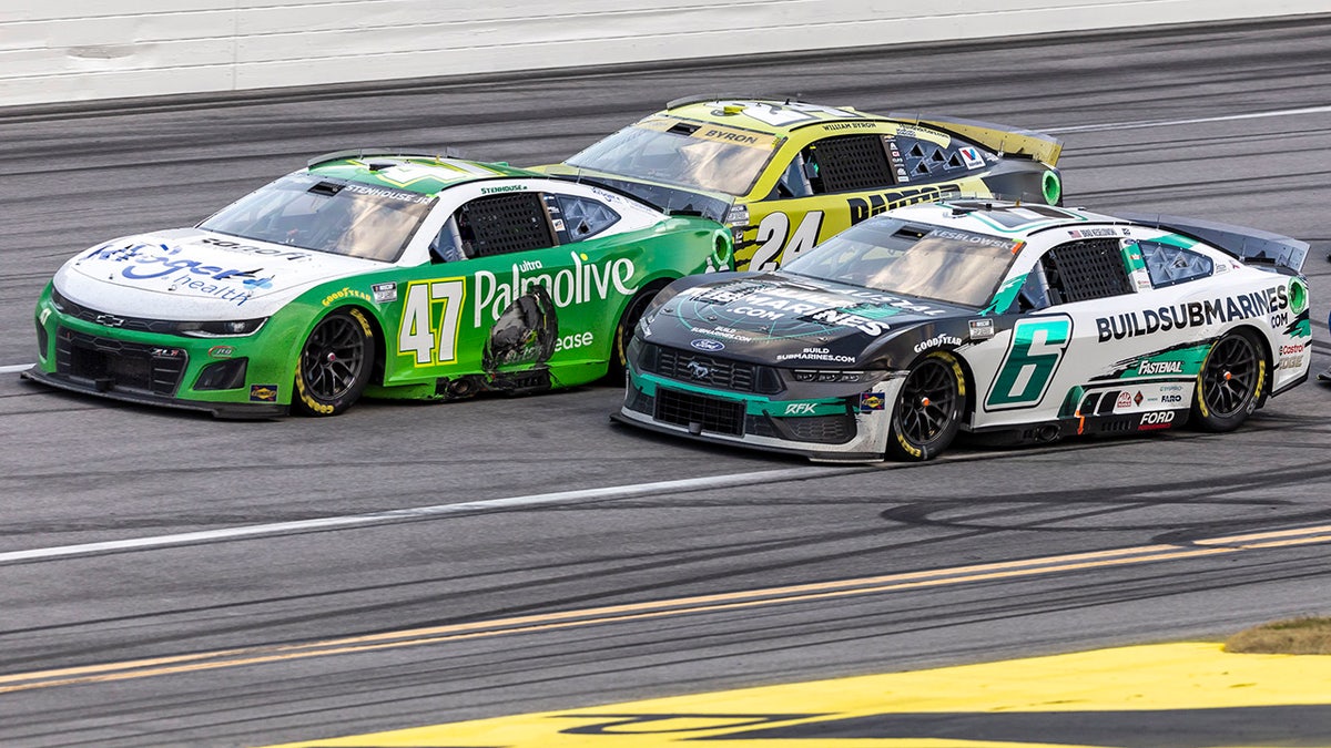 Ricky Stenhouse Jr bordea a los competidores