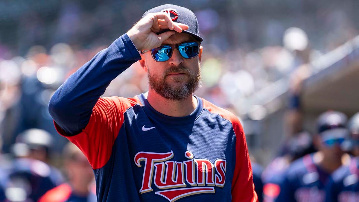 Rocco Baldelli looks on