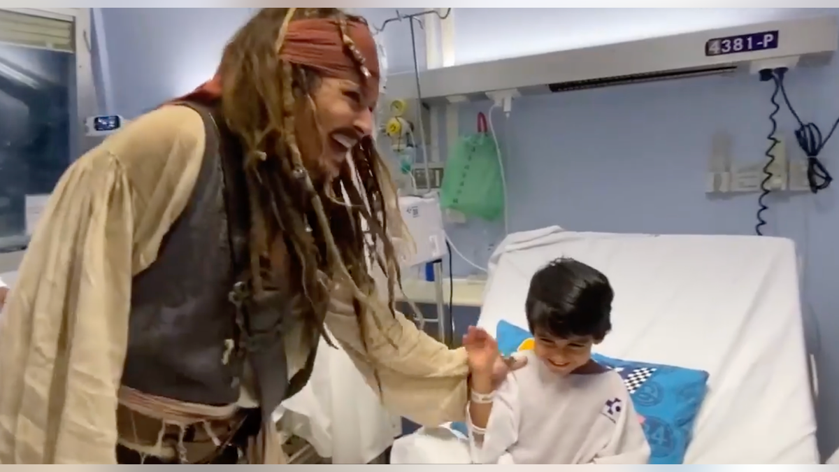 Johnny Depp hospital visit