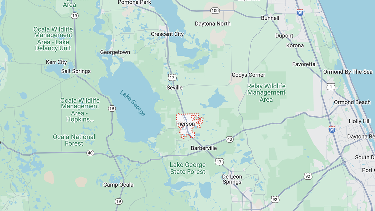 Mapa pokazująca lokalizację Pierson na Florydzie.