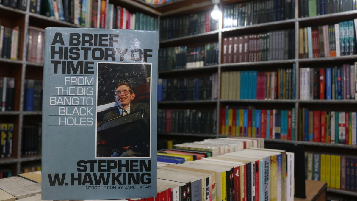 buku stephen hawking, "Sejarah singkat waktu"