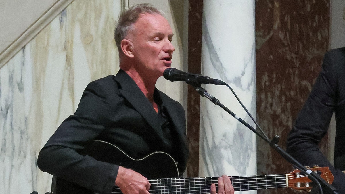 Sting performing astatine  Ethel Kennedy's funeral