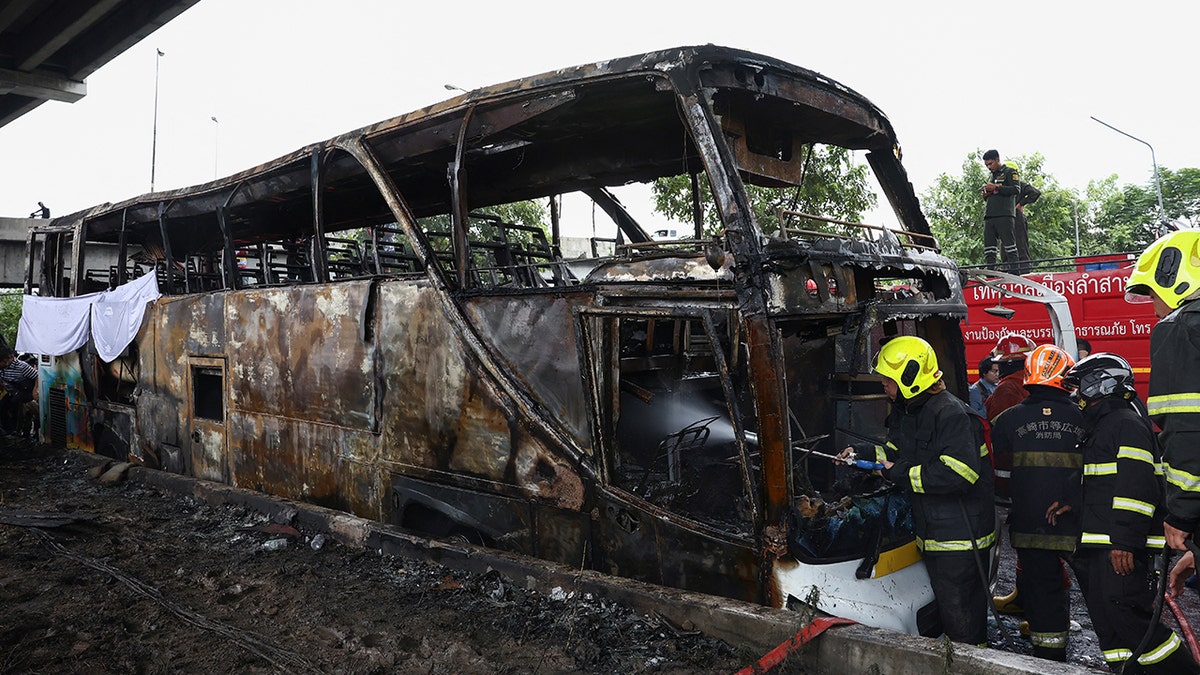 autobús quemado