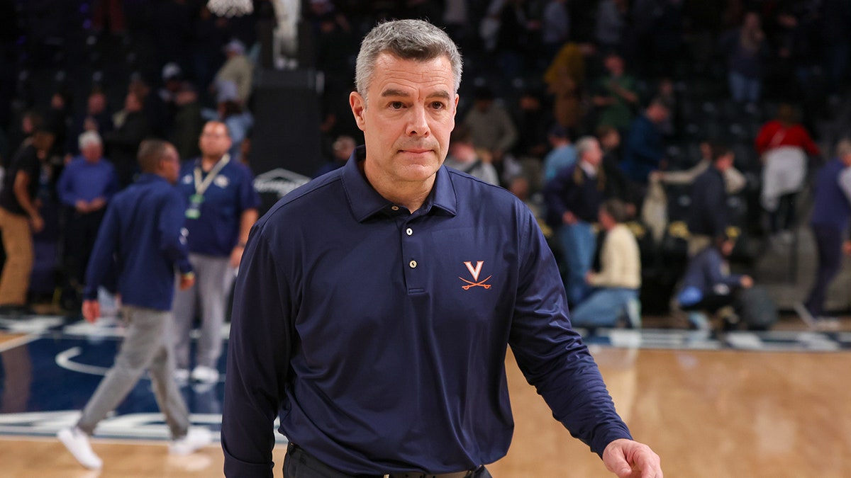 Virginia head coach Tony Bennett suddenly retiring, just weeks before ...