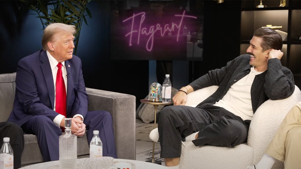 Trump w podcaście Flagrant