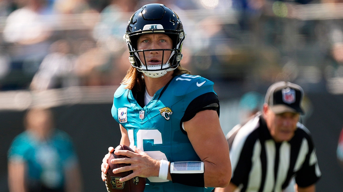 Jaguars' Lawrence Facing Extended Absence with Left Shoulder Injury