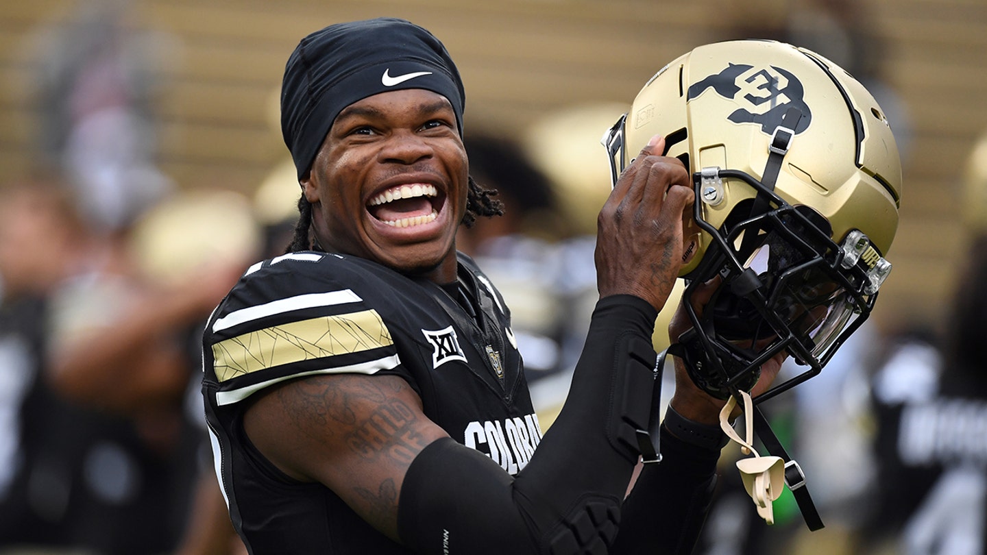 travis-hunter2 Deion Sanders يمنح تصويت Heisman Trophy: "القيام بشيء لم نره من قبل"