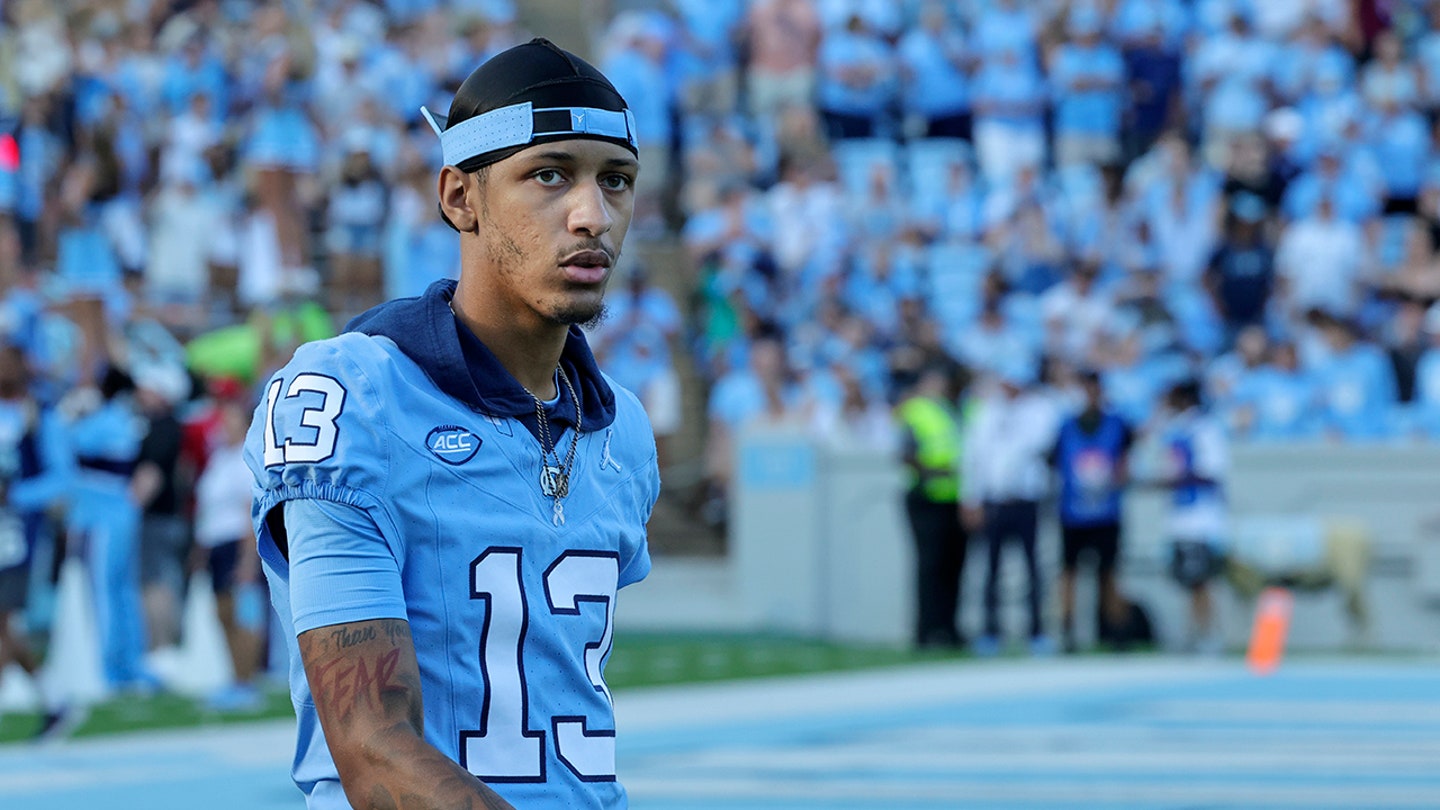 Carolina Footballers Pay Touching Tribute to Fallen Teammate