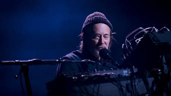 Rock band singer confronts anti-Israel agitator during concert - Fox News