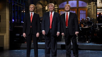 El director de "SNL" insiste en que no habrá cameos de Trump o Harris esta temporada, citando "disposiciones de igualdad de tiempo