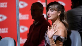 Taylor Swift returns to watch Chiefs take on Saints after missing last 2 games