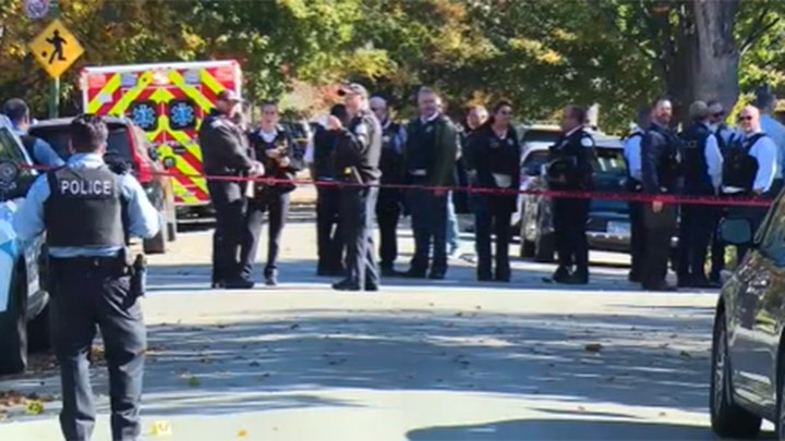 Jewish community ‘shaken’ after Chicago man shot on way to synagogue