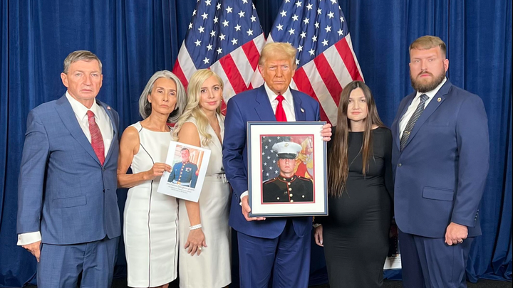 Arizona Trump, Vance meet with family of Marine veteran killed off Mexican highway by suspected cartel members