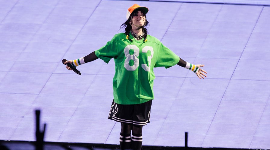 Billie Eilish着用 AWAKE NY starlogo ビーニー BILLIE EILISH in our pink Star Logo beanie > #billieeilish