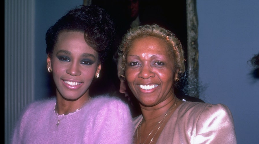 Dionne Warwick recuerda que llamó a Kevin Costner para pedirle que hablara en el funeral de Whitney Houston