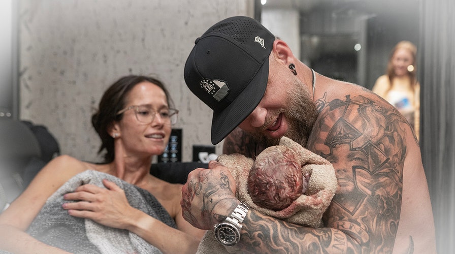 Brantley Gilbert's message for America heading into 2023: Be the best version of yourself