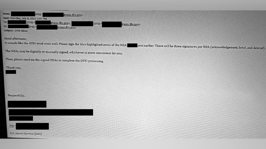 Email exchanges sent to Secret Service agents.