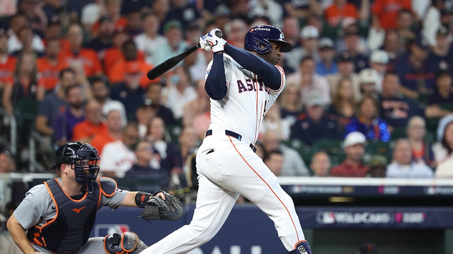 Astros picked to beat Mariners as Luis Castillo's struggles continue with a 6.57 ERA this season