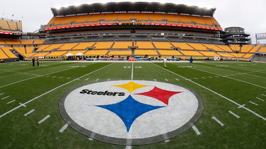 NFL player torches Steelers' Acrisure Stadium in poll: 'Smells like p---' thumbnail