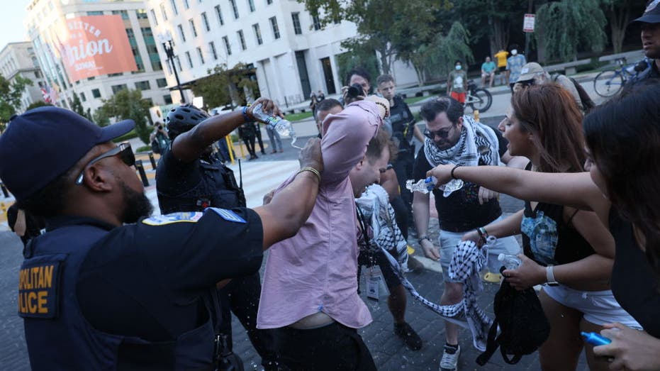 Anti-Israel protester lights himself on fire outside of White House thumbnail