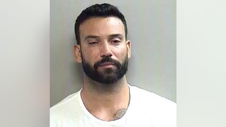 Former Texas Rangers pitcher arrested after allegedly fleeing scene of accident while DWI thumbnail