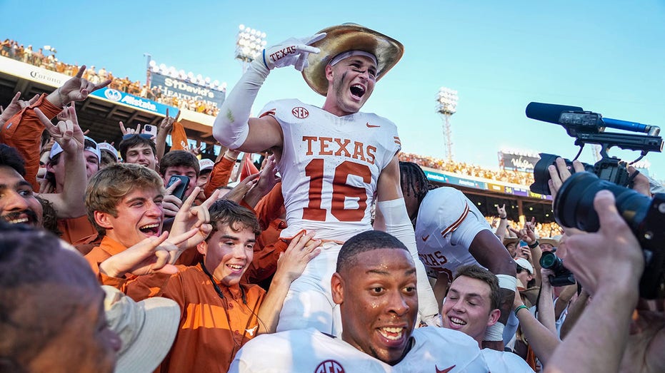 Texas stymies Oklahoma's offense to earn Red River Rivalry win in first matchup as SEC members