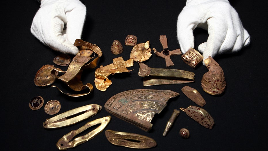 The 4,000 items in the Staffordshire Hoard make it the largest collection in history of its kind thumbnail